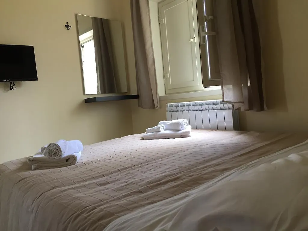 Zia Bi Bed And Breakfast 나폴리 0*,